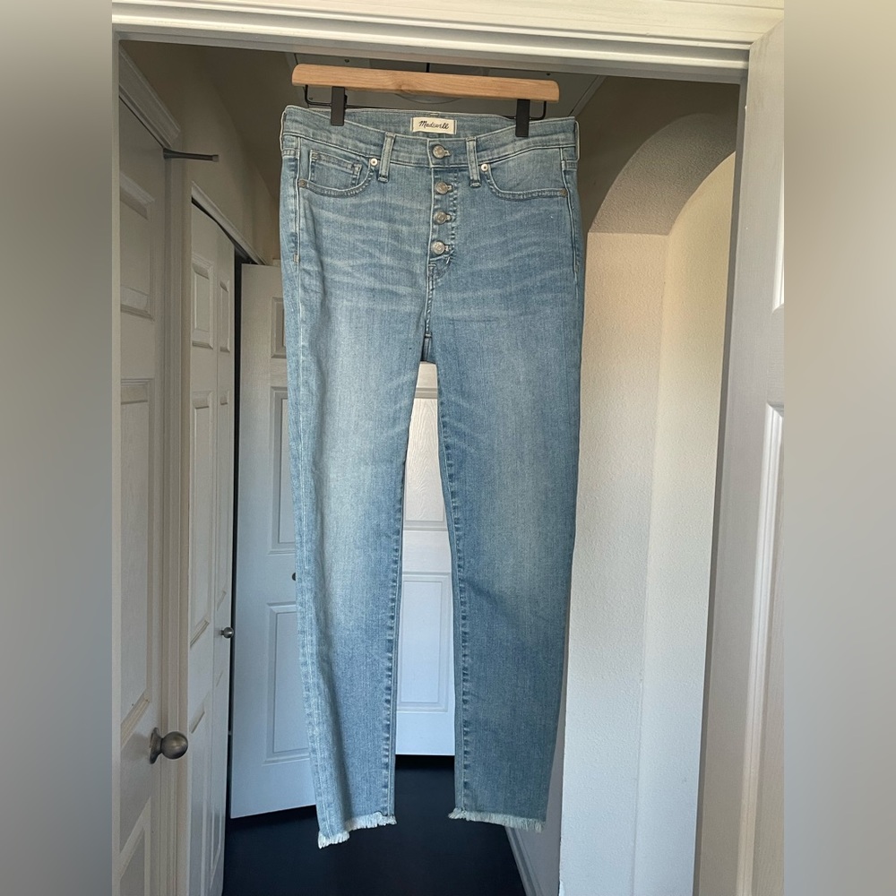 Madewell button fly light wash skinny crop Jean size 28